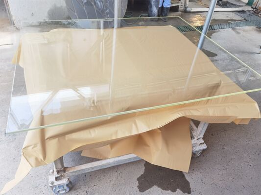 Circle Radiation-Protective-Glass Featuring Transmittance Over 90 Percent Designed for Radiation Protection and Safety
