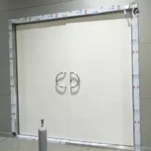 RF 방패로 된 MRI 방의 흰색 마무리 문